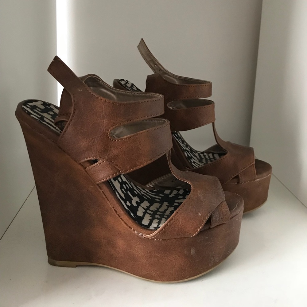 Caged bootie wedges size 5.5